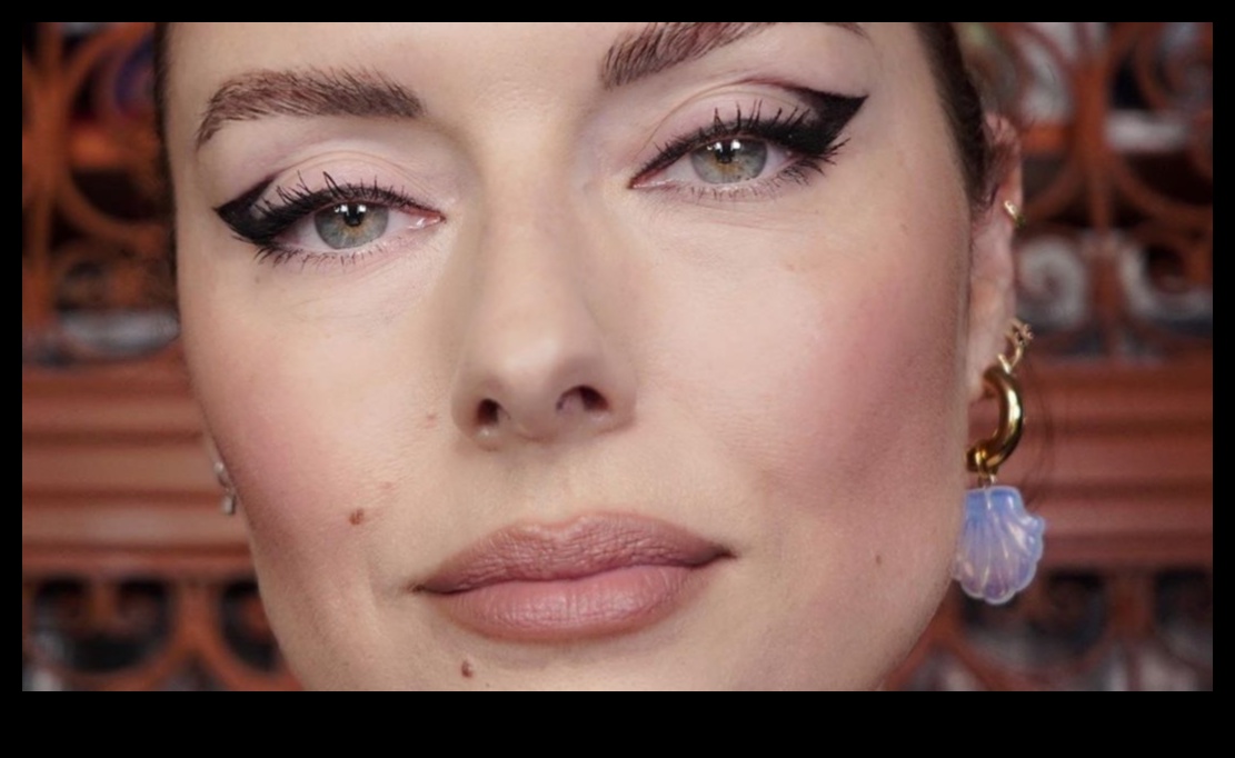 Eyeliner Favorileri: Ünlü Makyaj Sanatçılarının Tercih Ettiği Ürünler